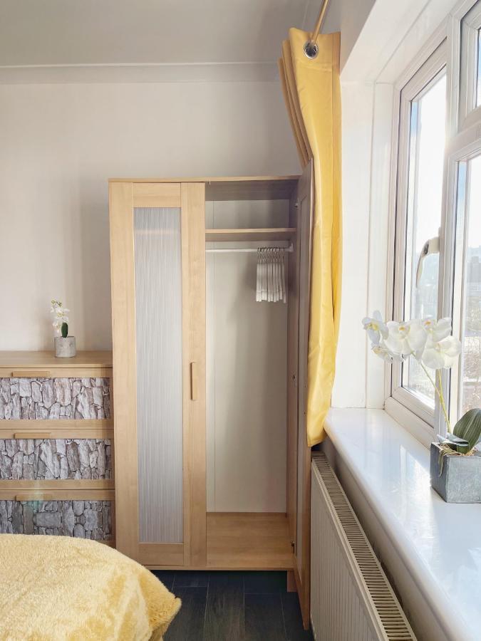 Appartamento 3 Bed Duplex Flat, Free Wifi & Netflix, Ideal For Contractors Gravesend Esterno foto