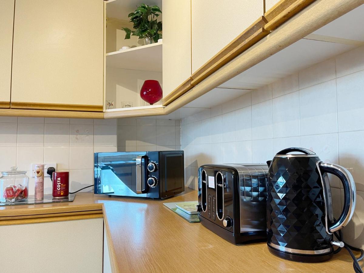 Appartamento 3 Bed Duplex Flat, Free Wifi & Netflix, Ideal For Contractors Gravesend Esterno foto