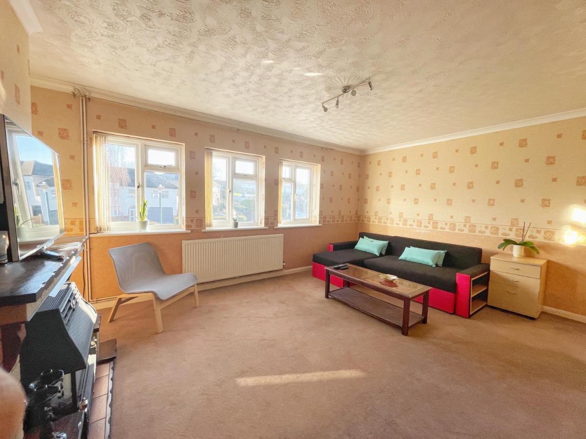 Appartamento 3 Bed Duplex Flat, Free Wifi & Netflix, Ideal For Contractors Gravesend Esterno foto
