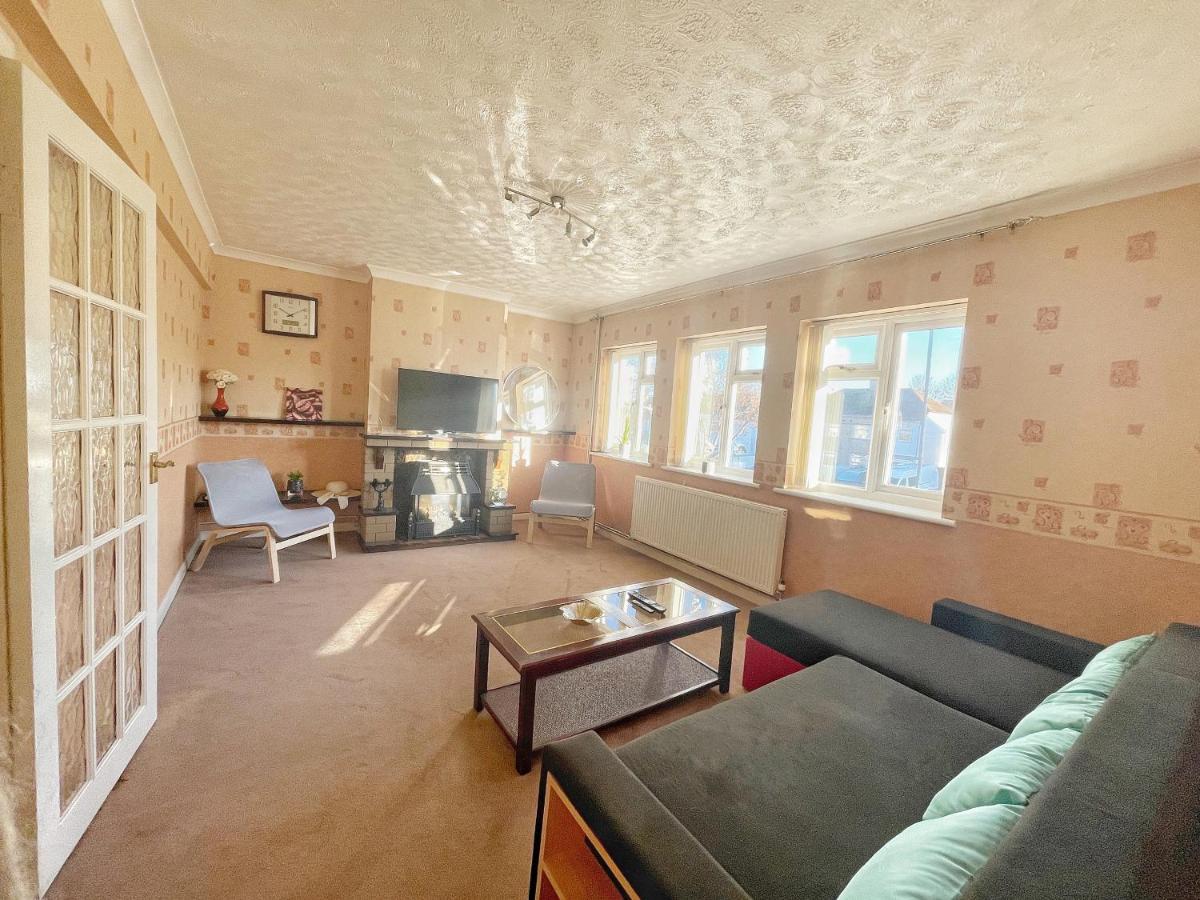 Appartamento 3 Bed Duplex Flat, Free Wifi & Netflix, Ideal For Contractors Gravesend Esterno foto