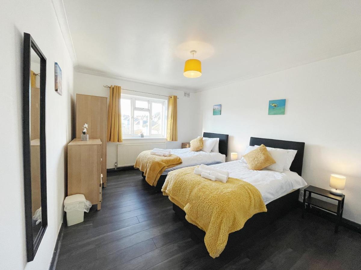 Appartamento 3 Bed Duplex Flat, Free Wifi & Netflix, Ideal For Contractors Gravesend Esterno foto