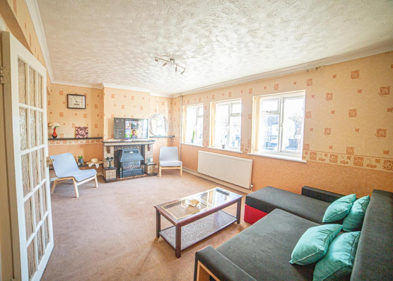 Appartamento 3 Bed Duplex Flat, Free Wifi & Netflix, Ideal For Contractors Gravesend Esterno foto