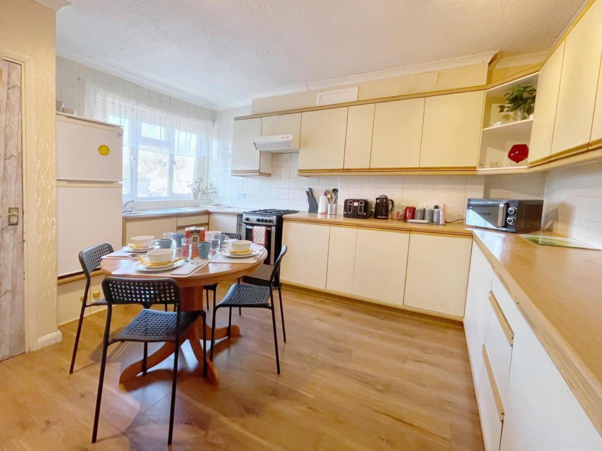 Appartamento 3 Bed Duplex Flat, Free Wifi & Netflix, Ideal For Contractors Gravesend Esterno foto