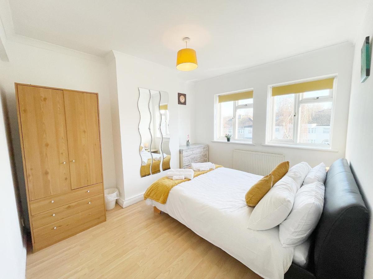 Appartamento 3 Bed Duplex Flat, Free Wifi & Netflix, Ideal For Contractors Gravesend Esterno foto